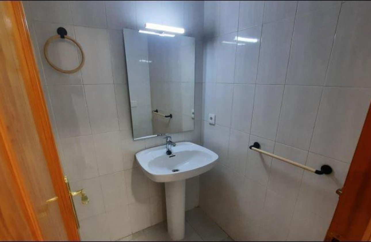 Resale - Apartment / flat - Torrevieja - La Mata