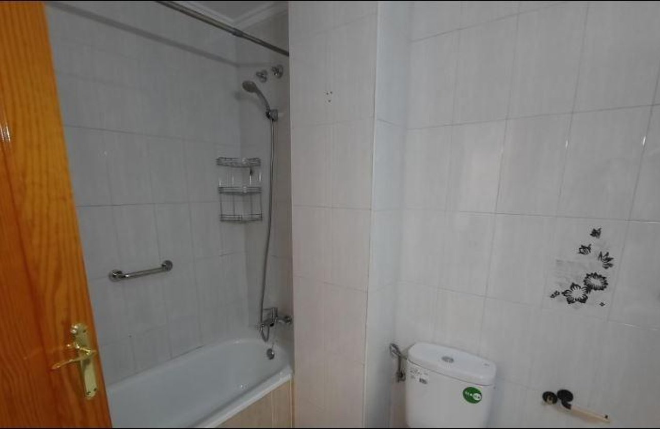 Resale - Apartment / flat - Torrevieja - La Mata
