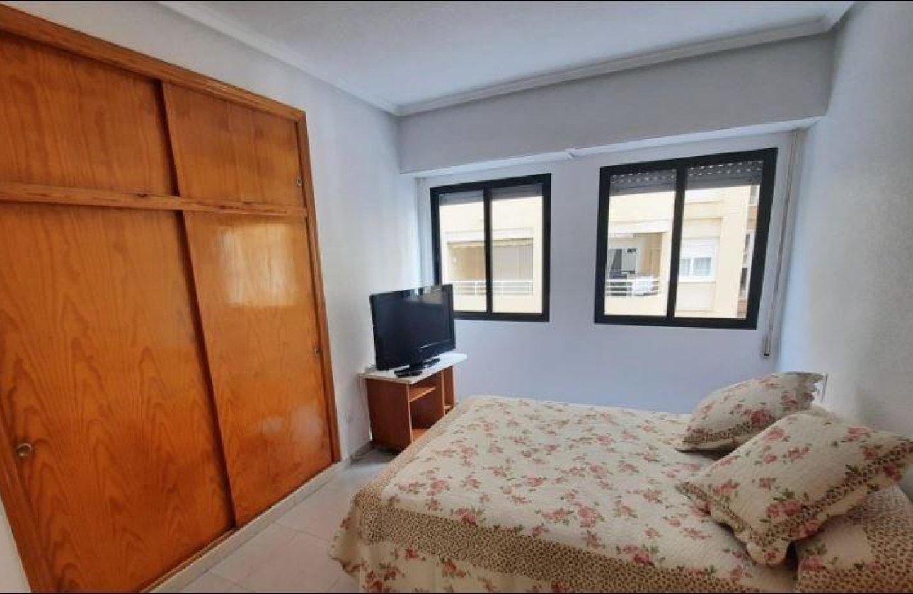 Resale - Apartment / flat - Torrevieja - La Mata