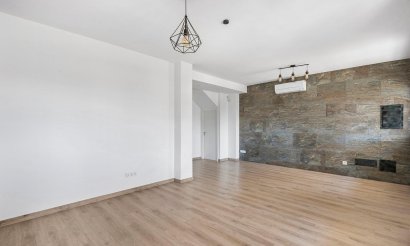 Resale - Villa - Torrevieja - Aguas Nuevas