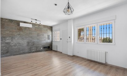 Resale - Villa - Torrevieja - Aguas Nuevas