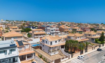 Resale - Villa - Torrevieja - Aguas Nuevas