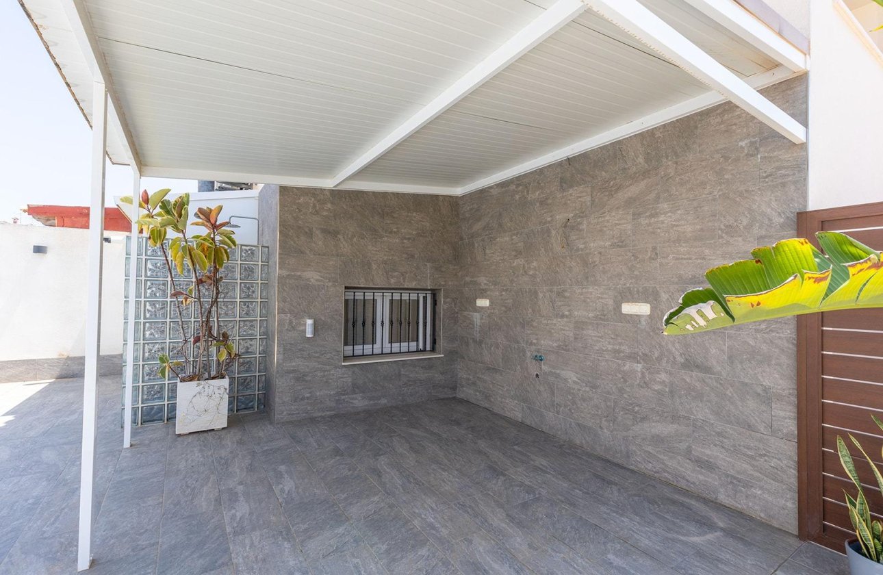 Resale - Villa - Torrevieja - Aguas Nuevas