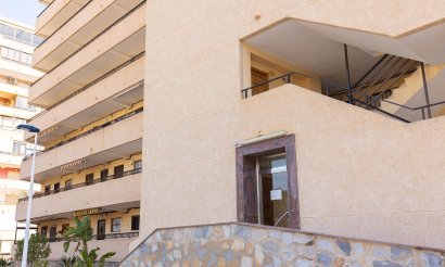 Resale - Apartment / flat - Torrevieja - La Mata