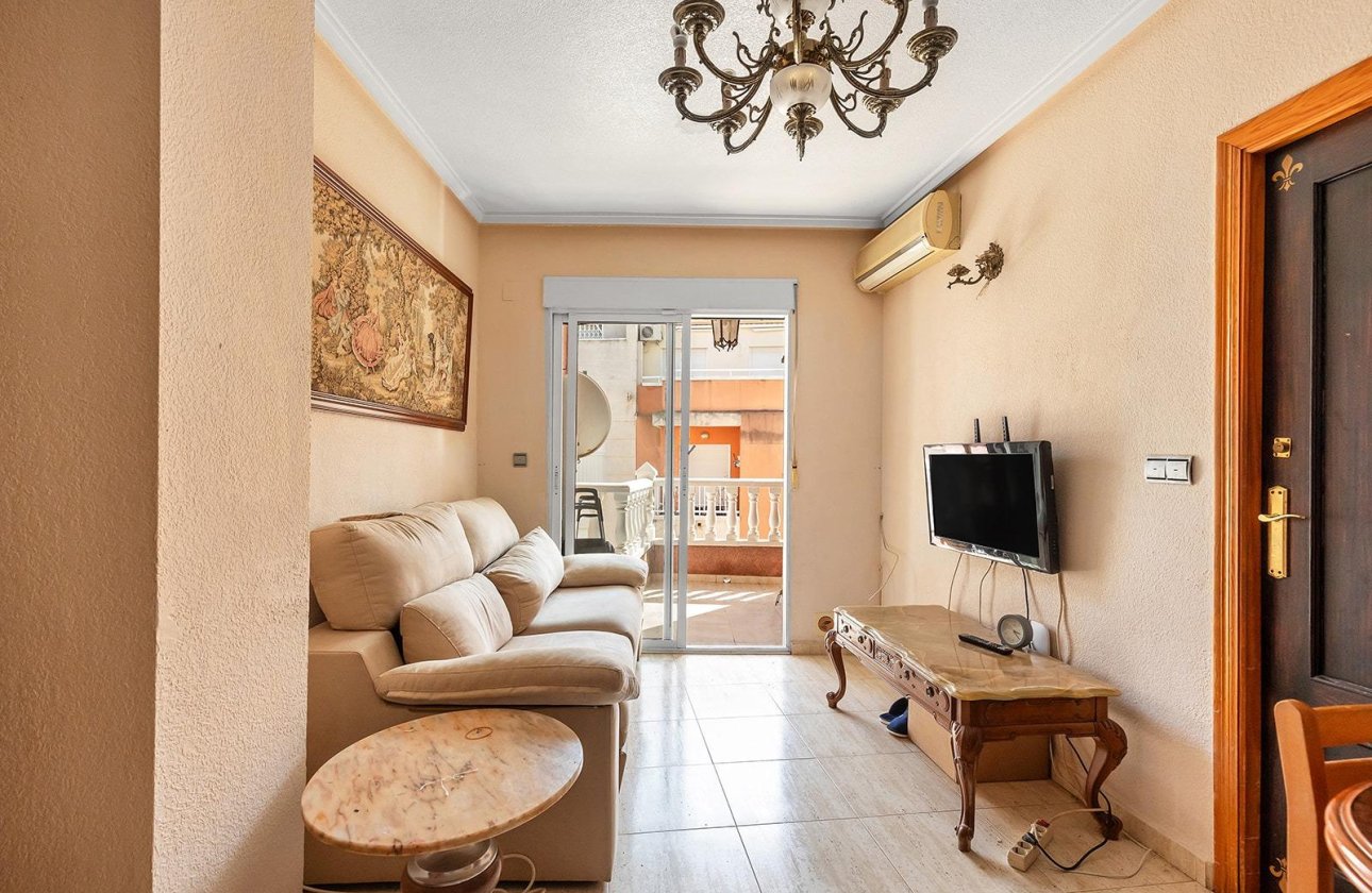 Resale - Apartment / flat - Torrevieja - Estacion de autobuses