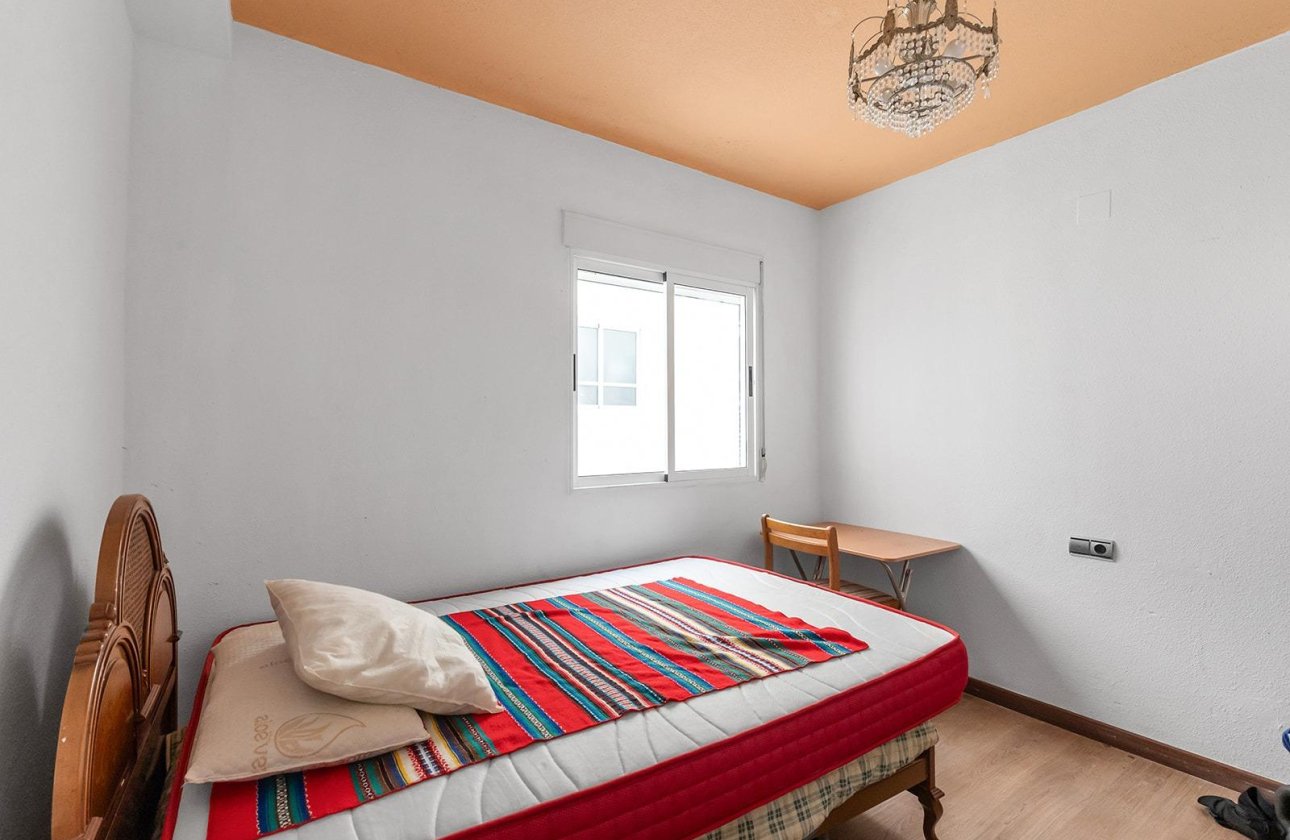 Resale - Apartment / flat - Torrevieja - Estacion de autobuses