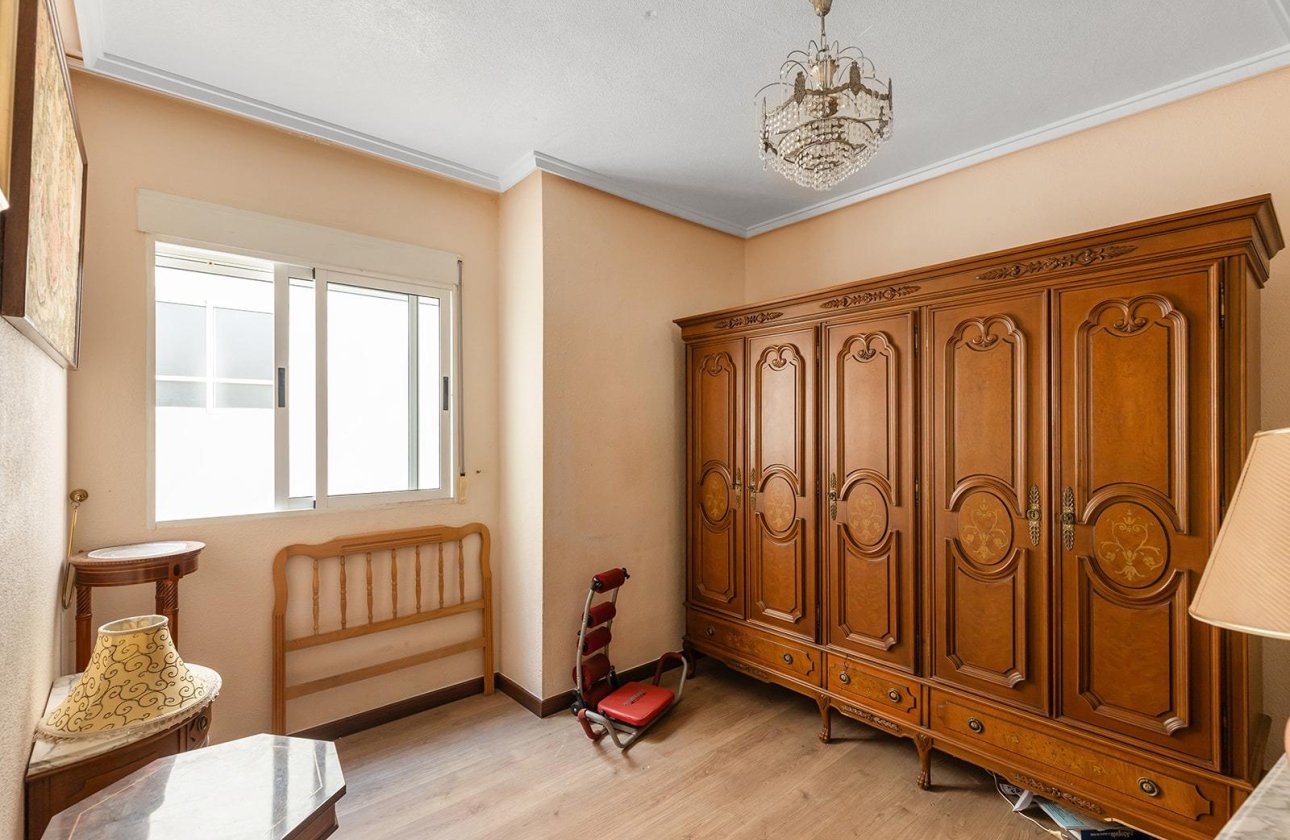 Resale - Apartment / flat - Torrevieja - Estacion de autobuses
