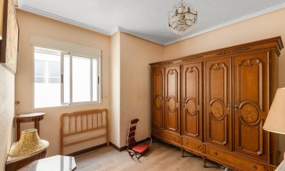 Resale - Apartment / flat - Torrevieja - Estacion de autobuses
