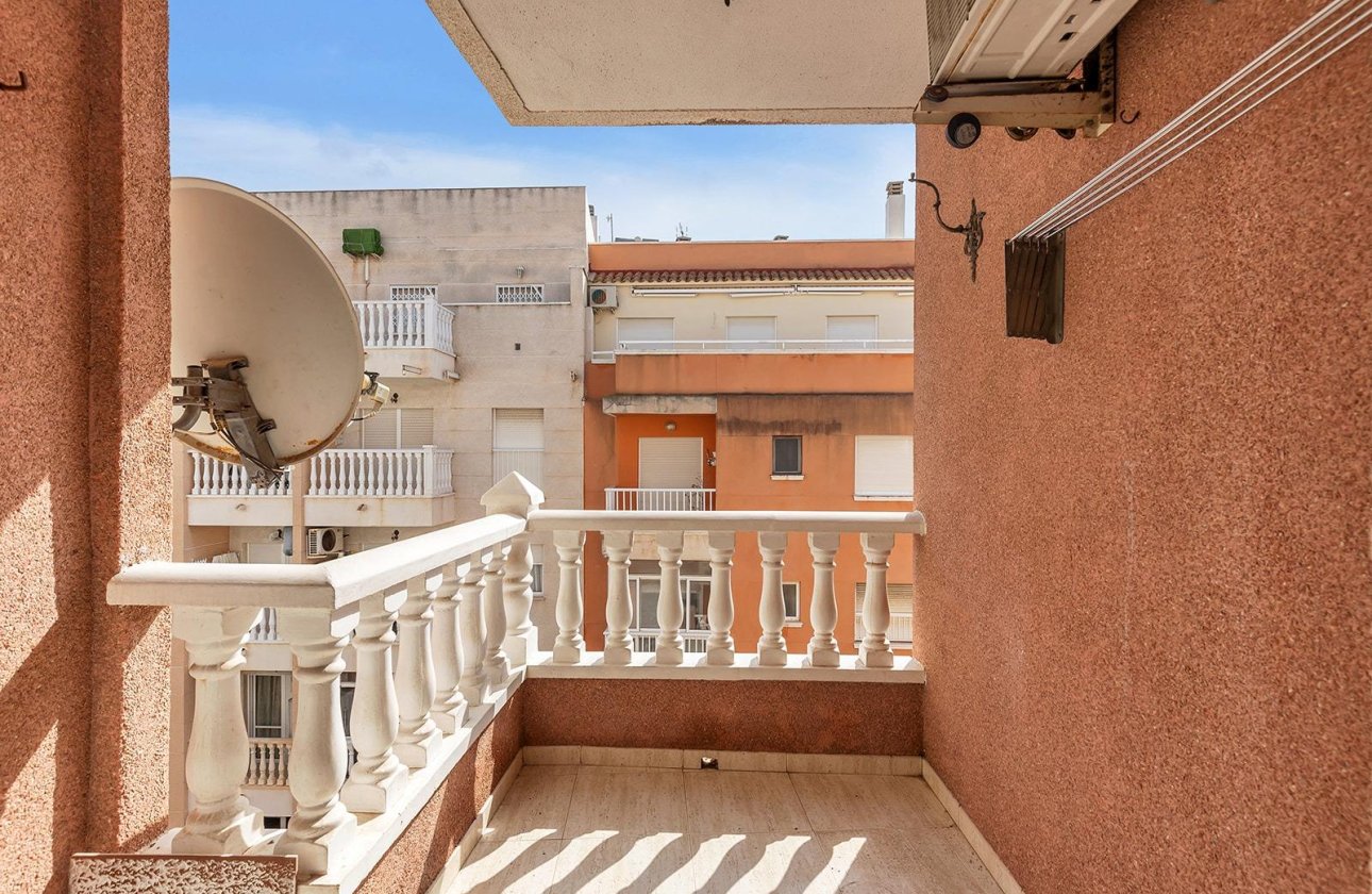 Resale - Apartment / flat - Torrevieja - Estacion de autobuses