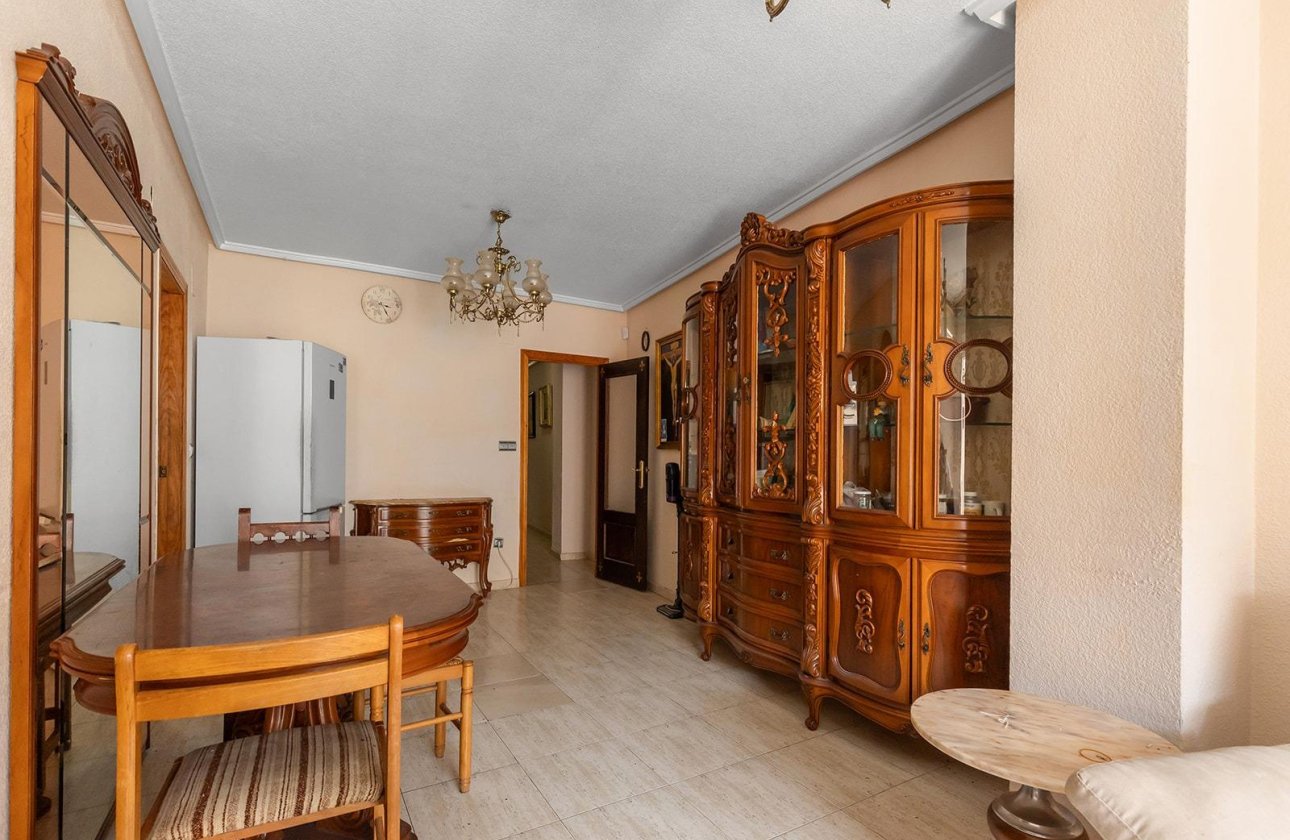 Resale - Apartment / flat - Torrevieja - Estacion de autobuses