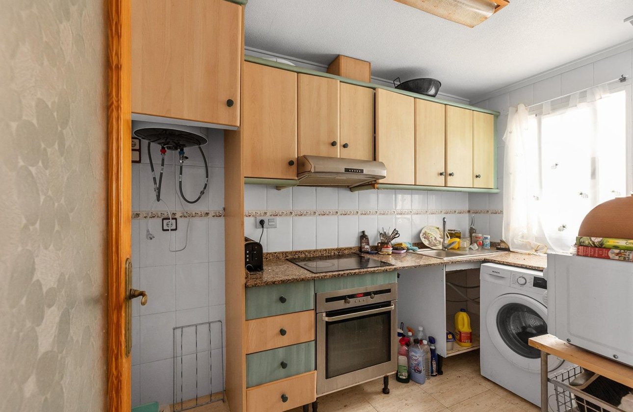 Resale - Apartment / flat - Torrevieja - Estacion de autobuses