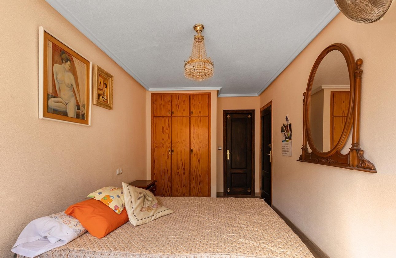 Resale - Apartment / flat - Torrevieja - Estacion de autobuses