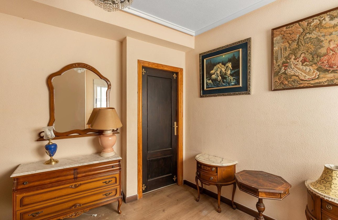Resale - Apartment / flat - Torrevieja - Estacion de autobuses