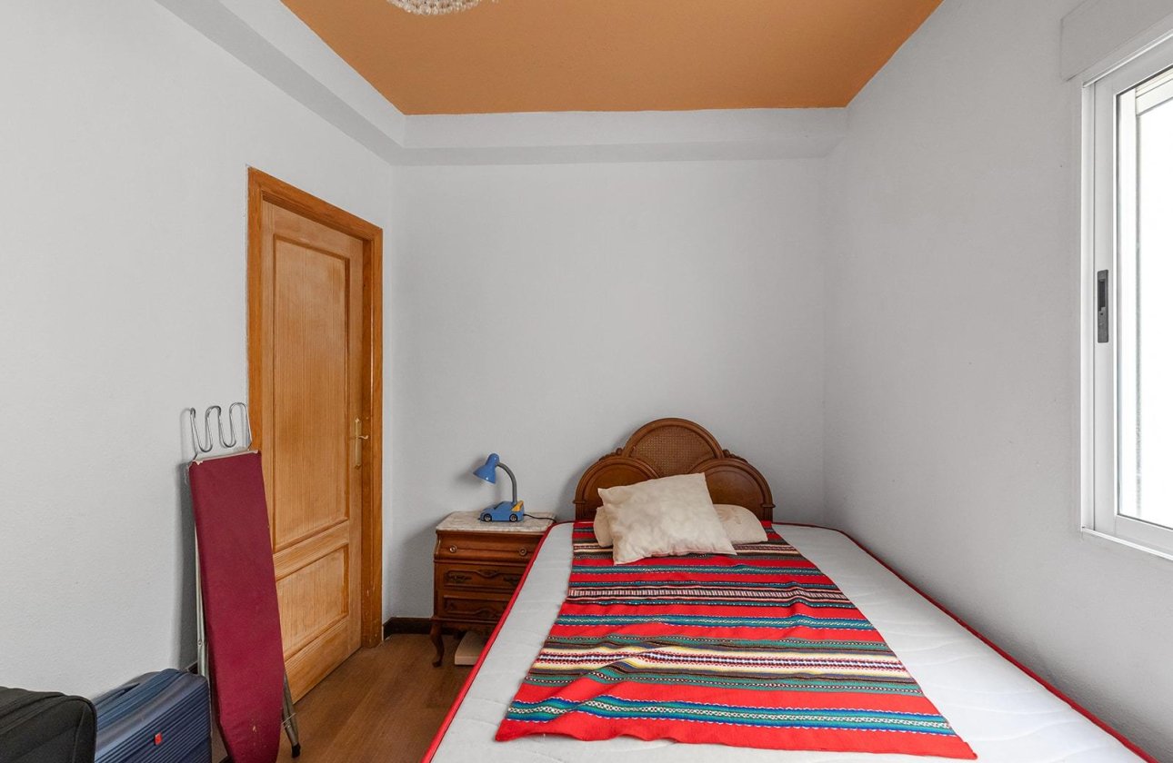 Resale - Apartment / flat - Torrevieja - Estacion de autobuses
