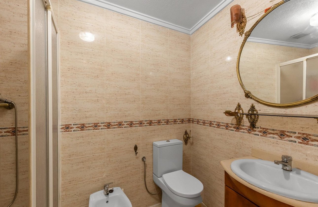 Resale - Apartment / flat - Torrevieja - Estacion de autobuses