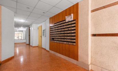 Resale - Apartment / flat - Torrevieja - Estacion de autobuses