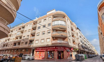 Resale - Apartment / flat - Torrevieja - Estacion de autobuses