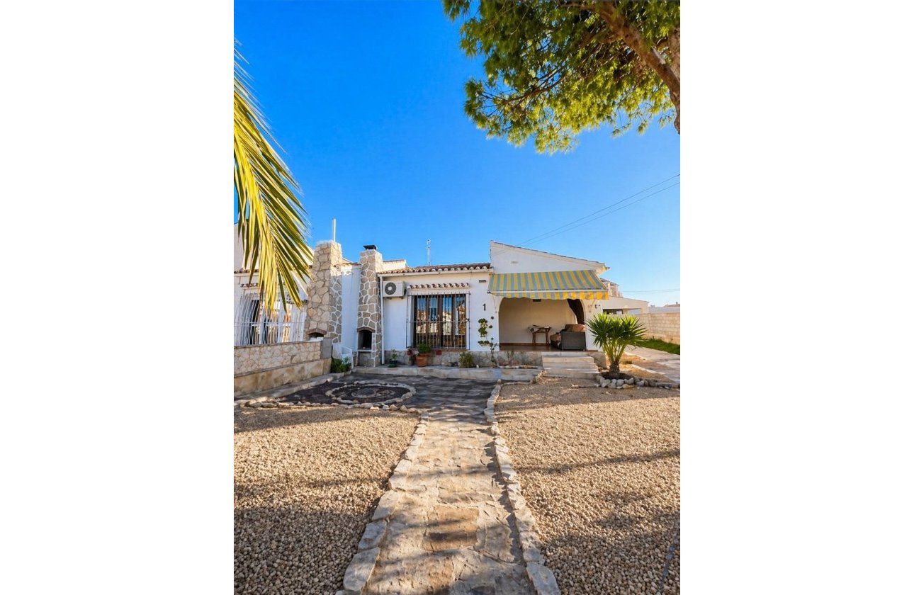 Revente - Villa - Torrevieja - Aguas Nuevas
