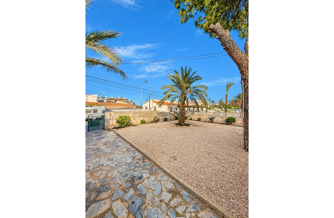 Revente - Villa - Torrevieja - Aguas Nuevas