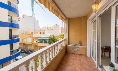 Resale - Apartment / flat - Torrevieja - Playa del Cura