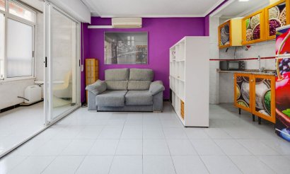 Resale - Apartment / flat - Torrevieja - Playa de los Locos