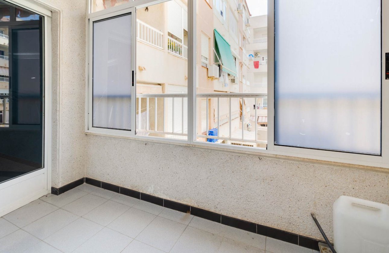 Resale - Apartment / flat - Torrevieja - Playa de los Locos