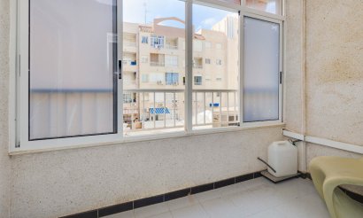 Resale - Apartment / flat - Torrevieja - Playa de los Locos