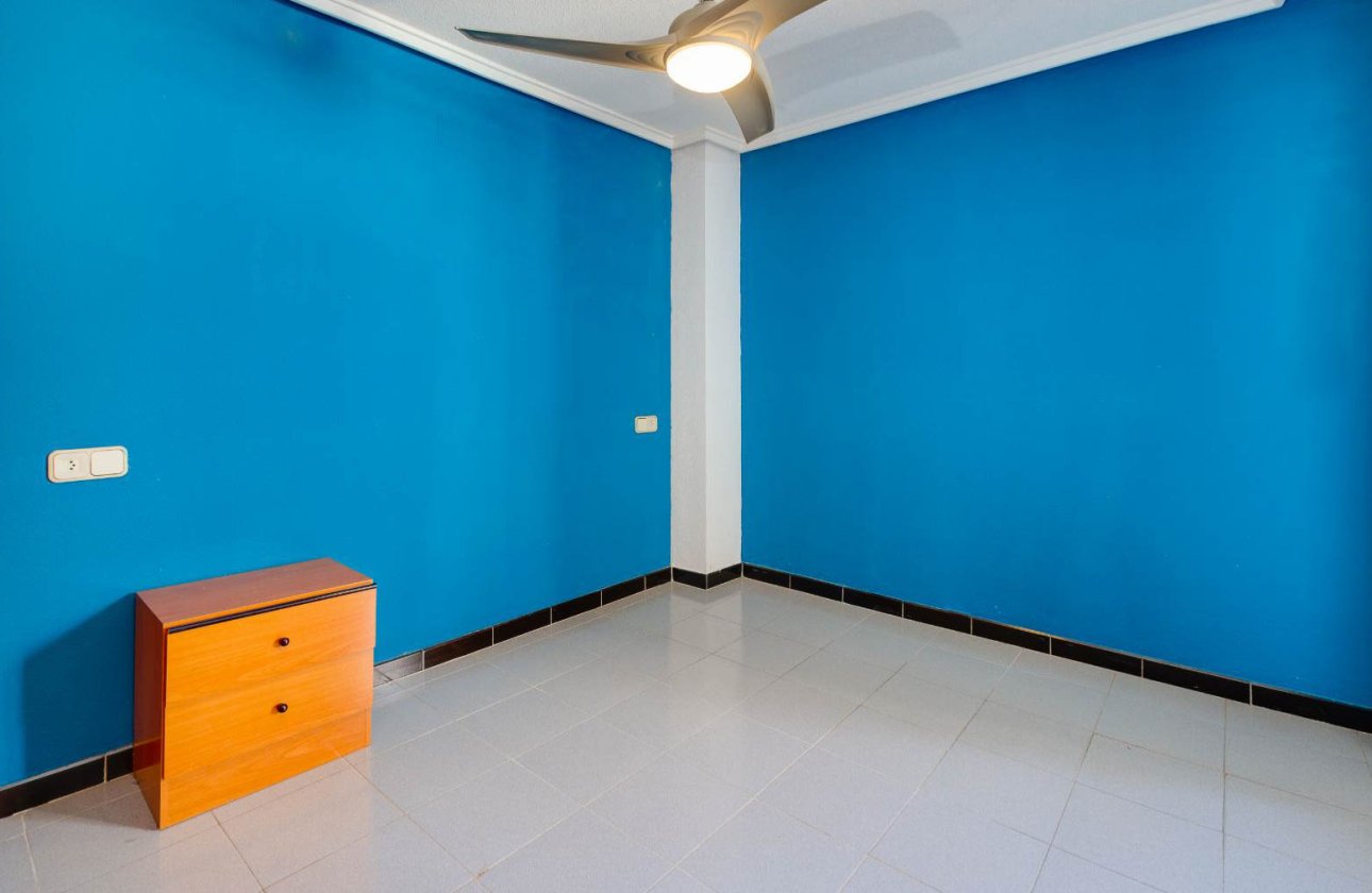 Resale - Apartment / flat - Torrevieja - Playa de los Locos
