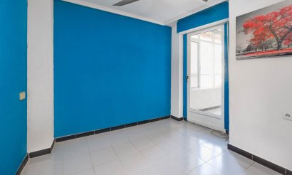 Resale - Apartment / flat - Torrevieja - Playa de los Locos