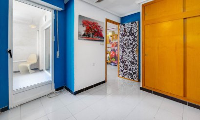 Resale - Apartment / flat - Torrevieja - Playa de los Locos