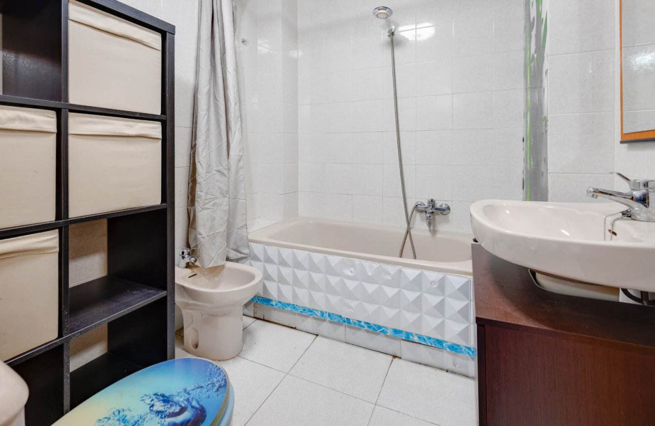 Resale - Apartment / flat - Torrevieja - Playa de los Locos