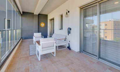 Resale - Apartment / flat - Orihuela Costa - Villamartín