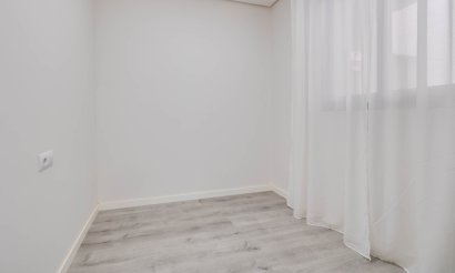 Resale - Apartment / flat - Orihuela Costa - Villamartín