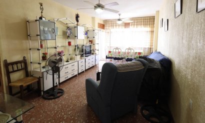 Resale - Apartment / flat - Torrevieja - Playa del Acequión