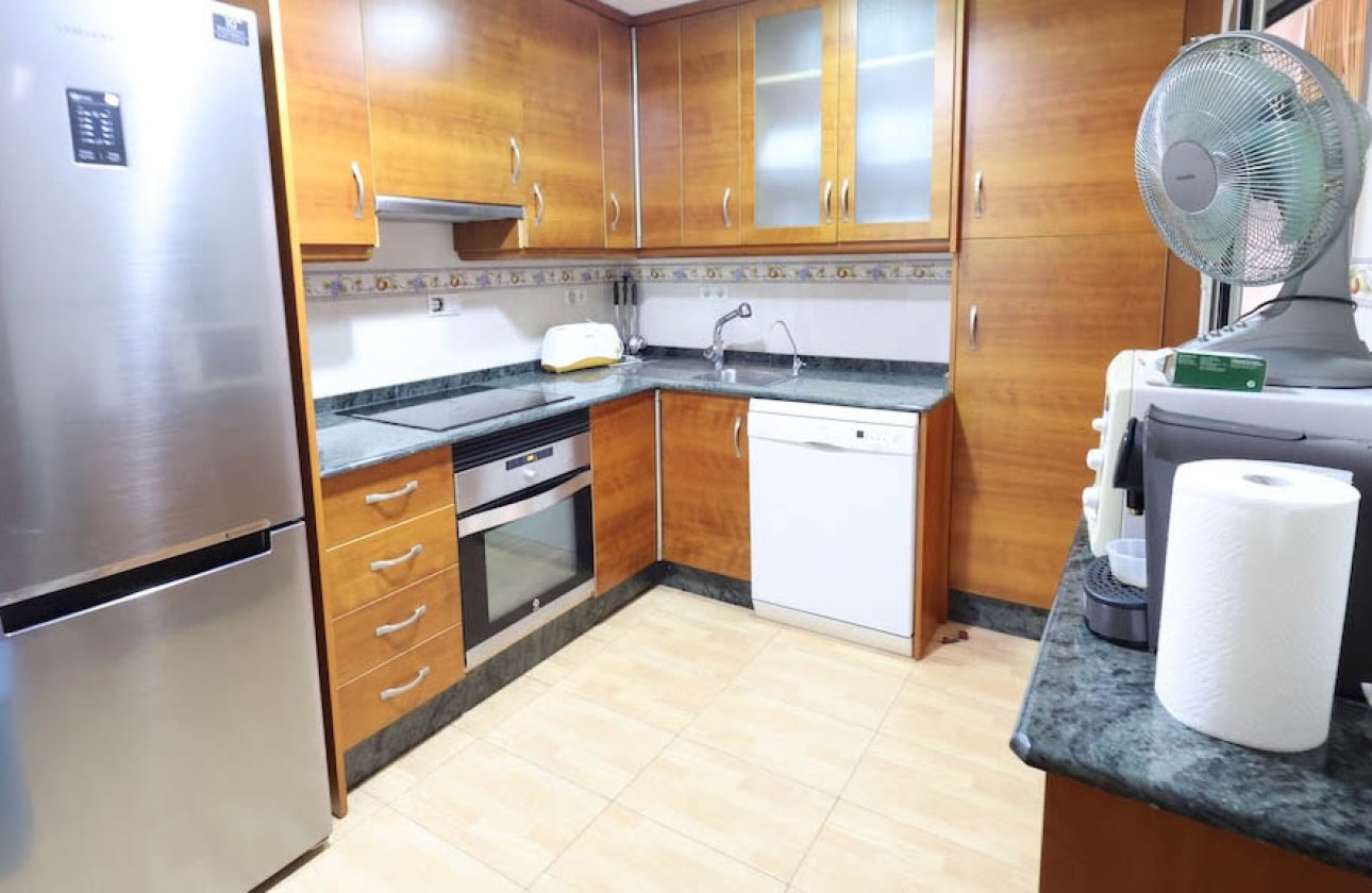 Resale - Apartment / flat - Torrevieja - Playa del Acequión