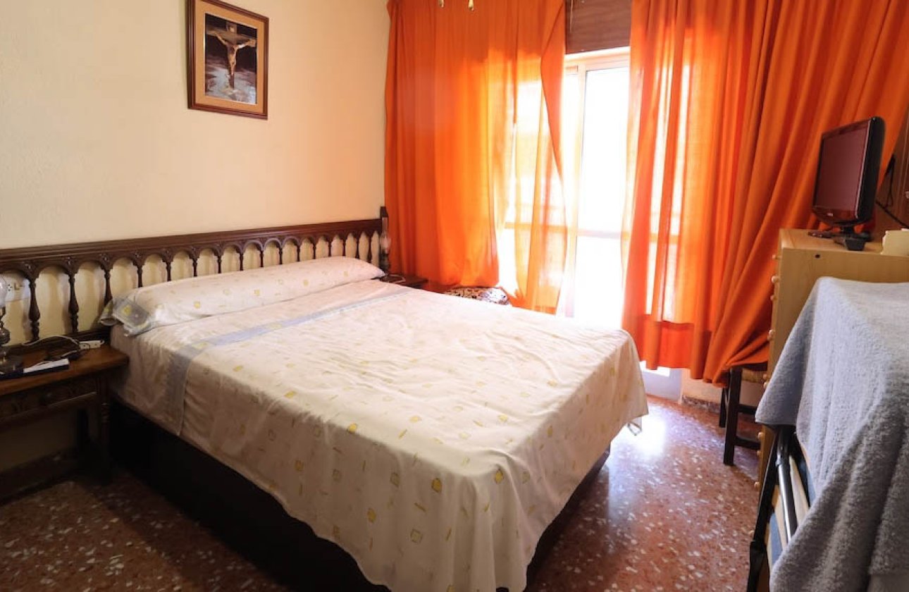Resale - Apartment / flat - Torrevieja - Playa del Acequión