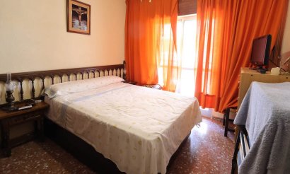 Resale - Apartment / flat - Torrevieja - Playa del Acequión