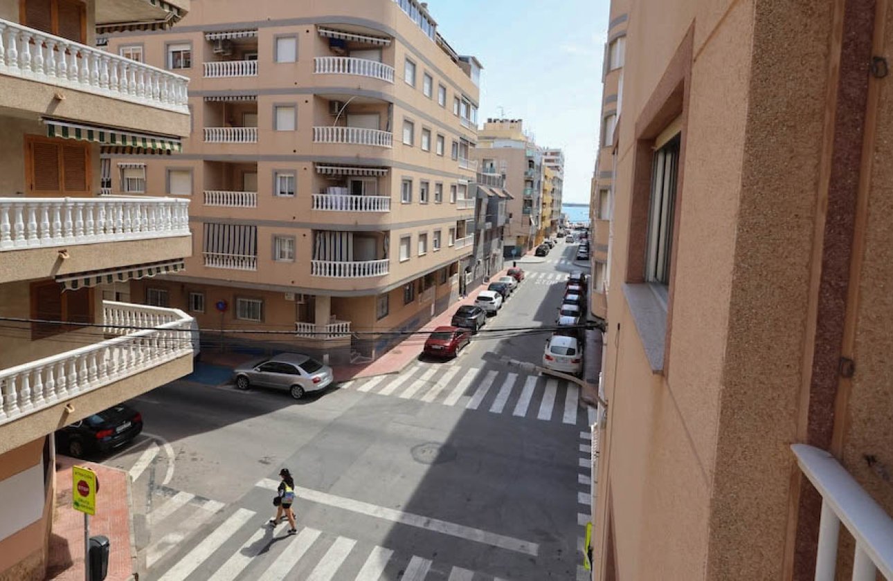 Resale - Apartment / flat - Torrevieja - Playa del Acequión