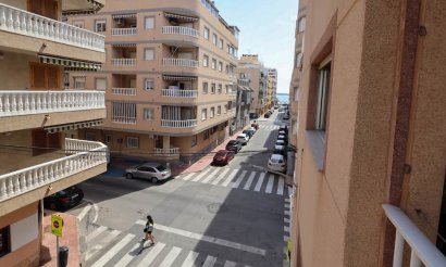 Resale - Apartment / flat - Torrevieja - Playa del Acequión
