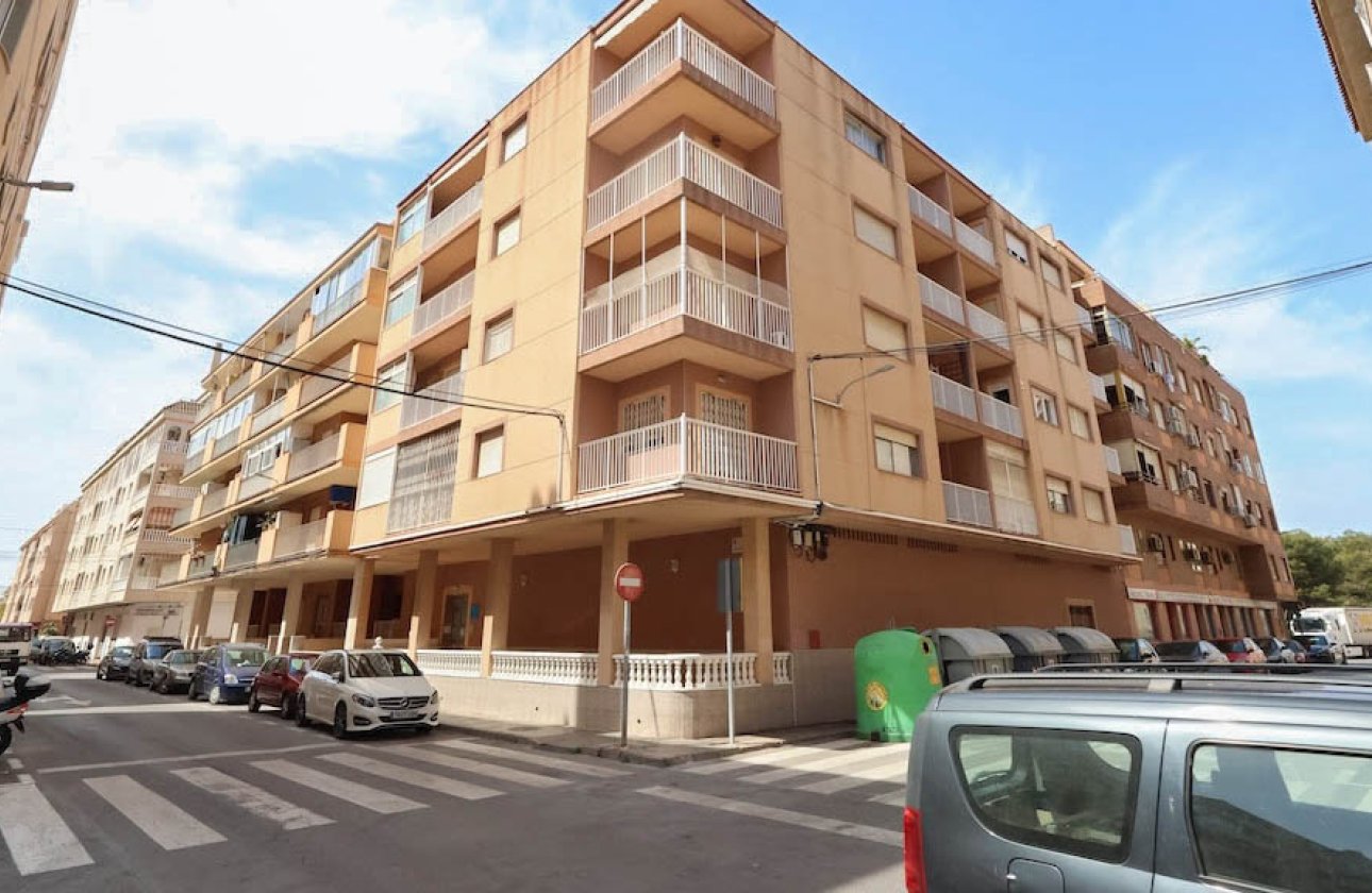 Resale - Apartment / flat - Torrevieja - Playa del Acequión