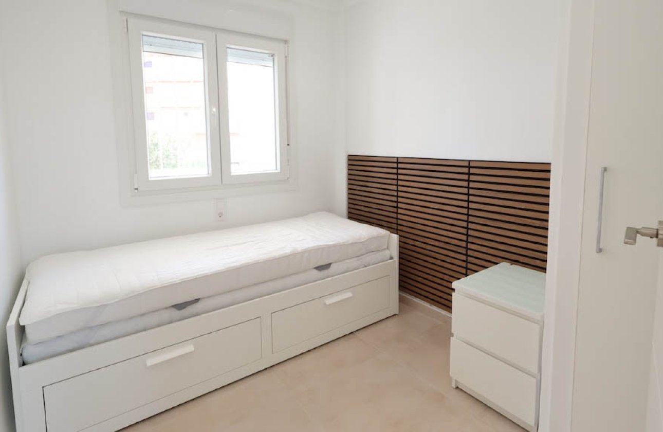 Resale - Bungalow - Orihuela Costa - La Zenia