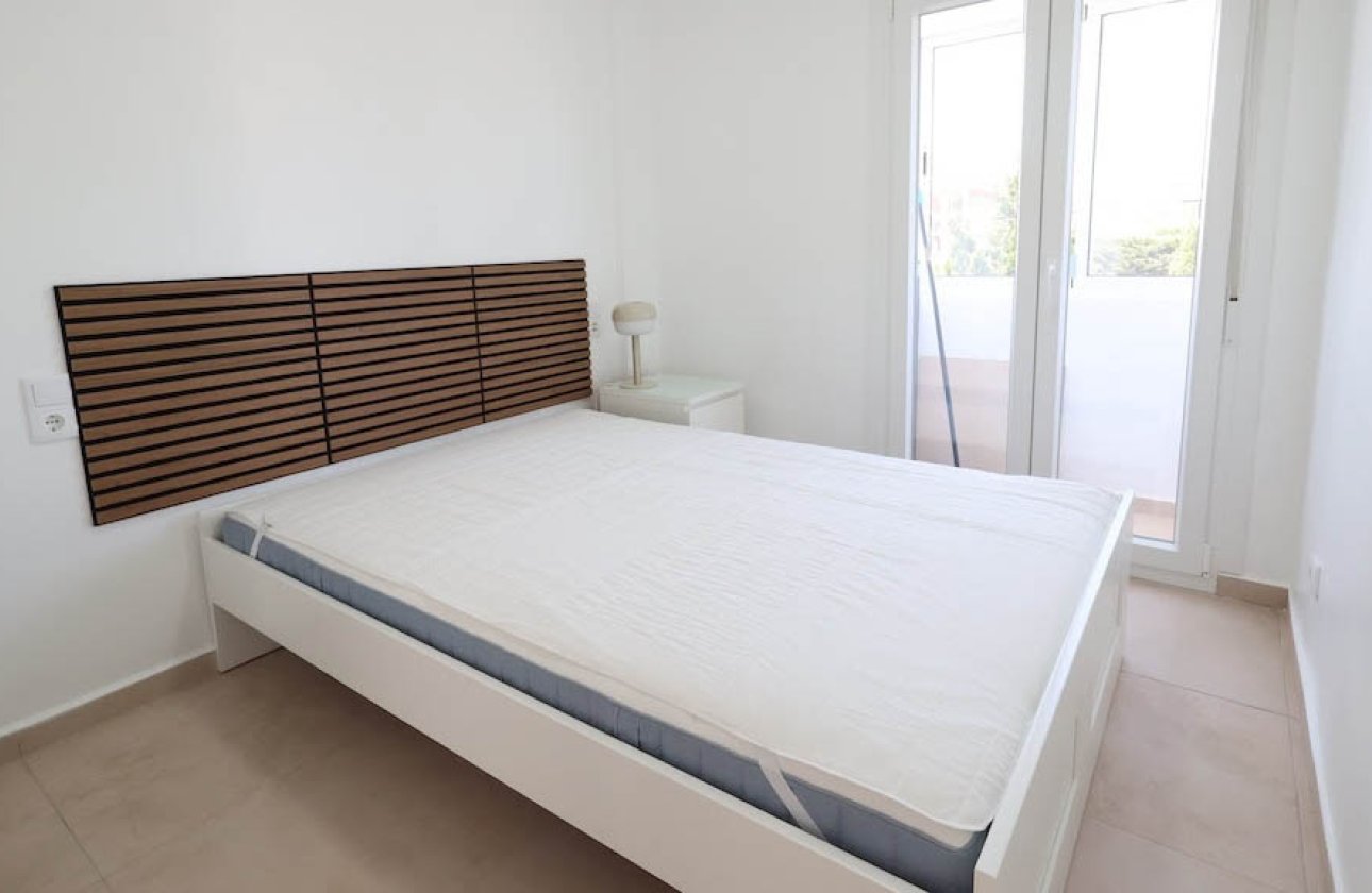 Resale - Bungalow - Orihuela Costa - La Zenia