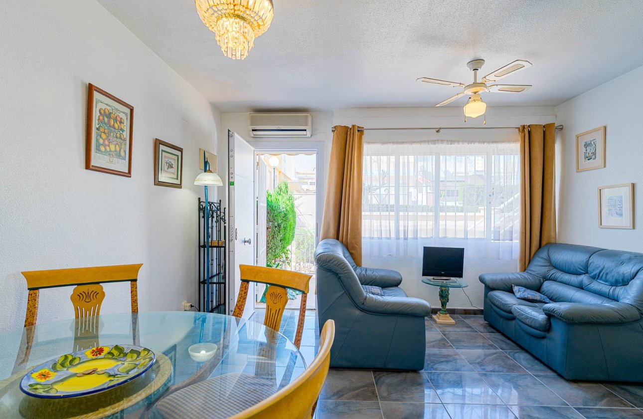 Resale - Villa - Los Altos