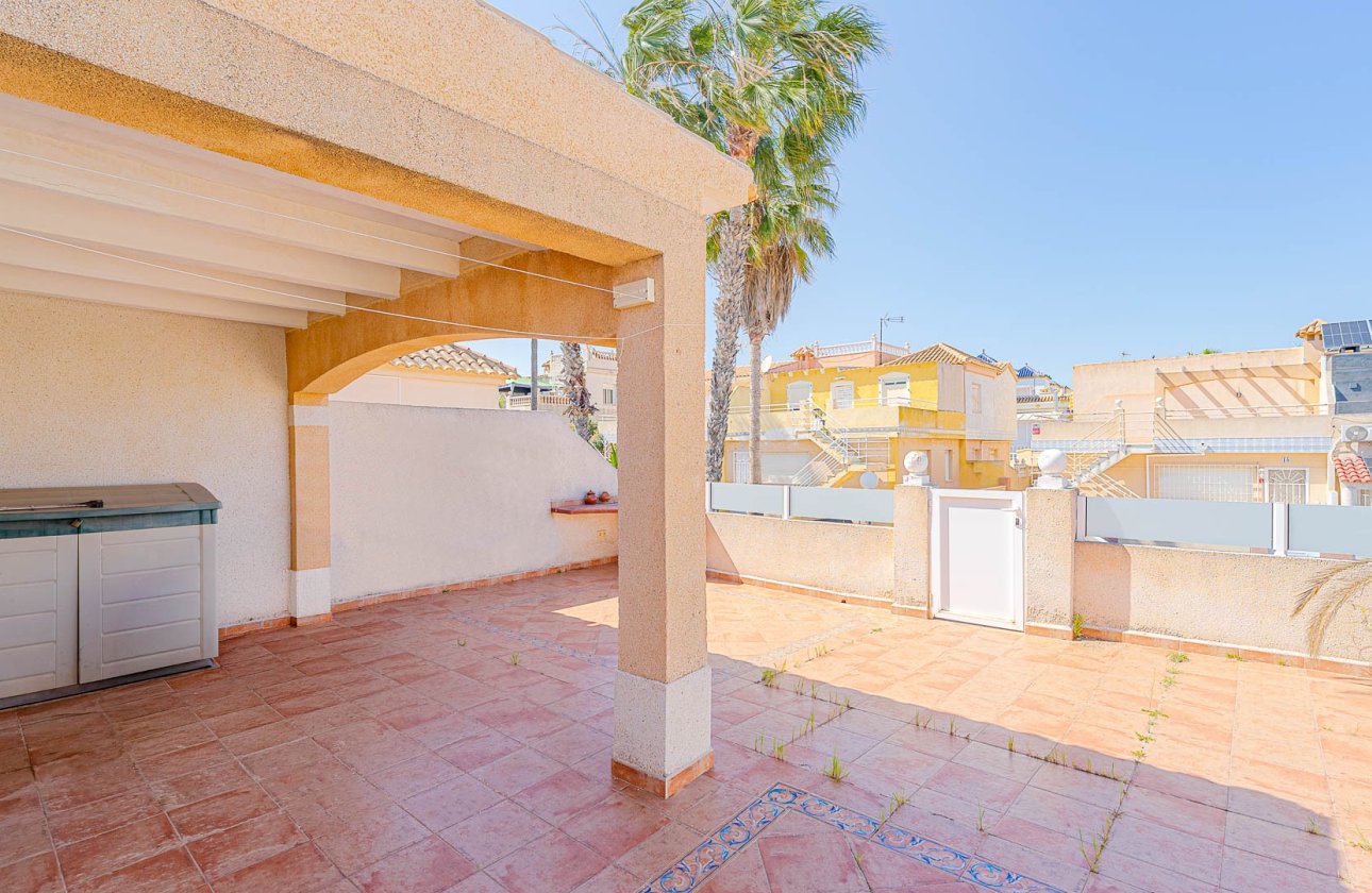 Resale - Villa - Los Altos