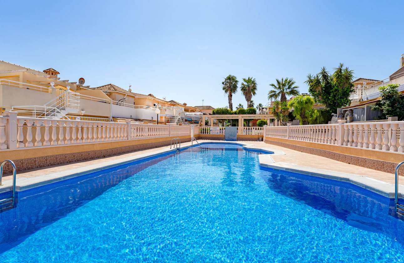 Resale - Villa - Los Altos