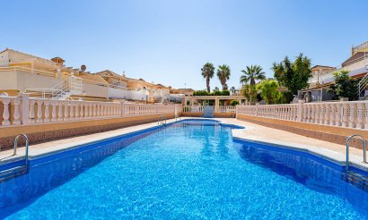 Resale - Villa - Los Altos