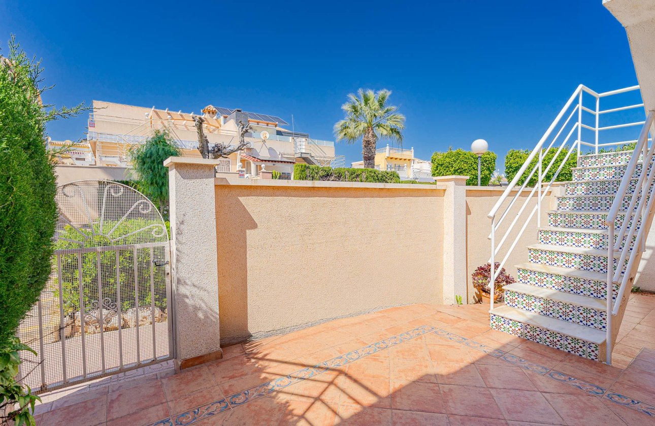 Resale - Villa - Los Altos
