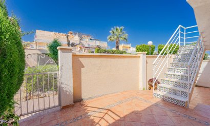 Resale - Villa - Los Altos