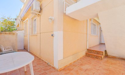Resale - Villa - Los Altos