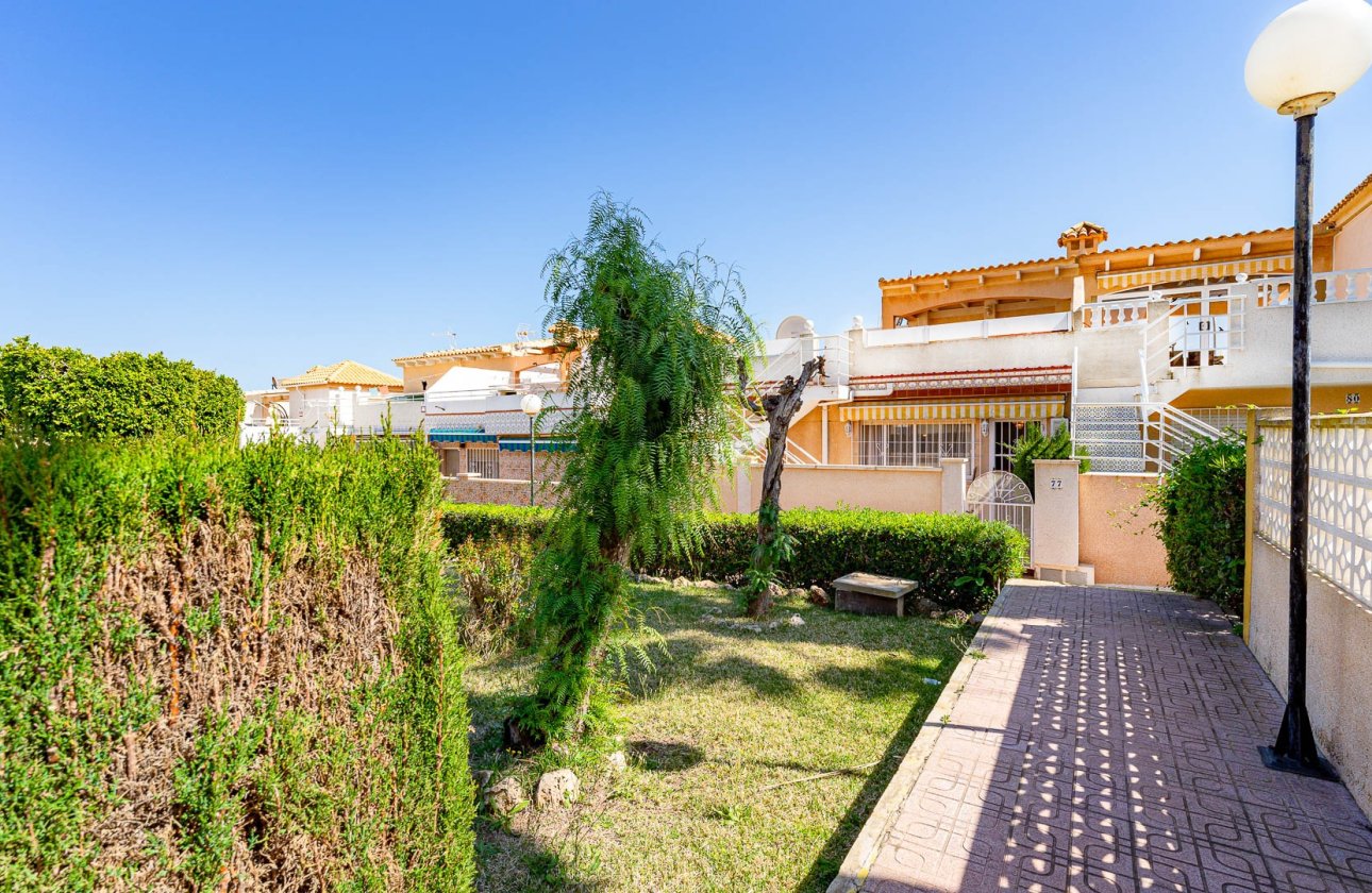 Resale - Villa - Los Altos